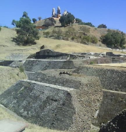 057 Cholula Pyramid 29th Dec 2010.jpg